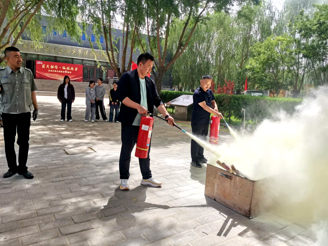 蘭州分中心為高金城烈士紀念館開展安全生產月宣傳培訓暨消防演練活動 蘭州分中心為高金城烈士紀念館開展安全生產月宣傳培訓暨消防演練活動